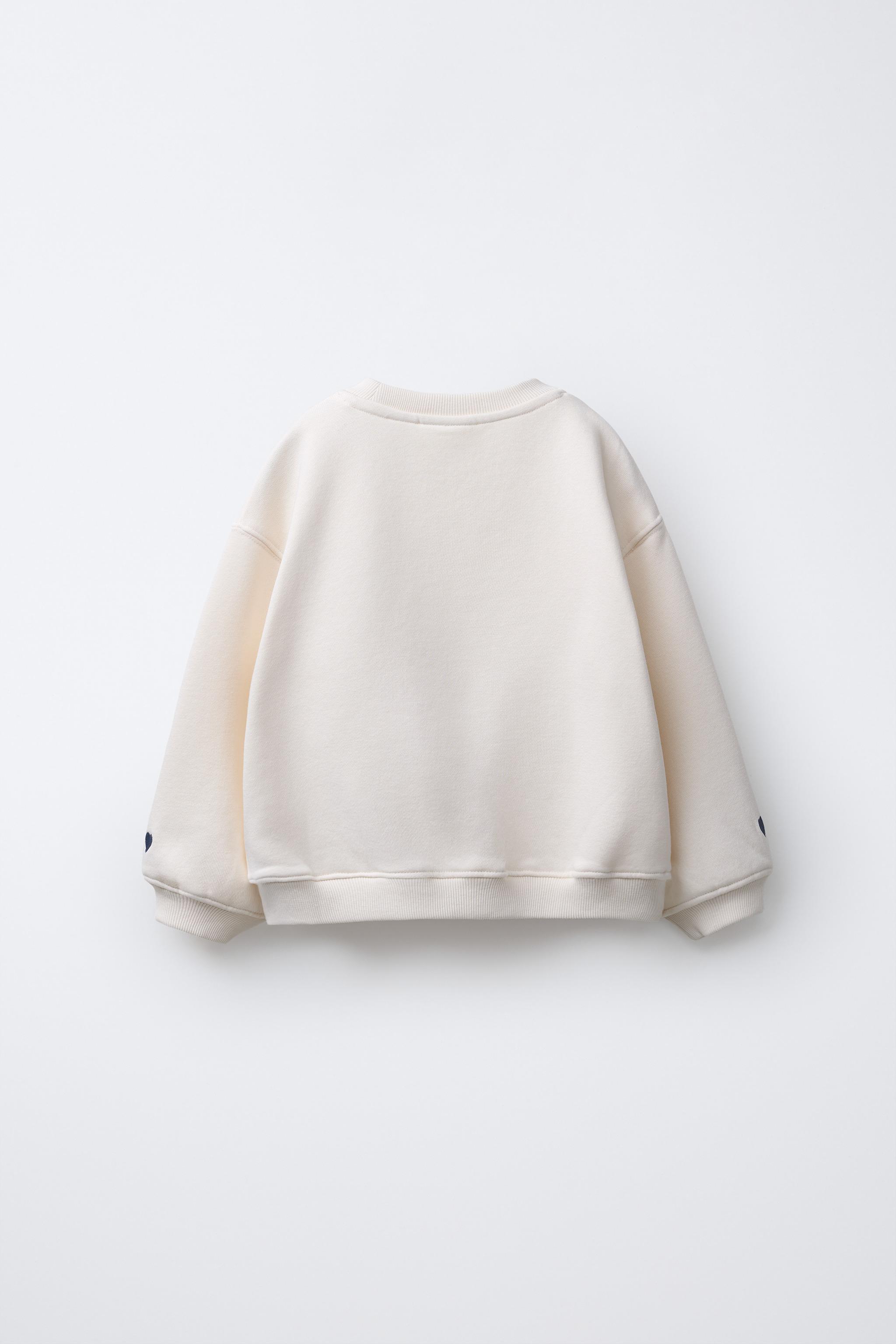 EMBROIDERED CAPYBARA AND HEART SWEATSHIRT